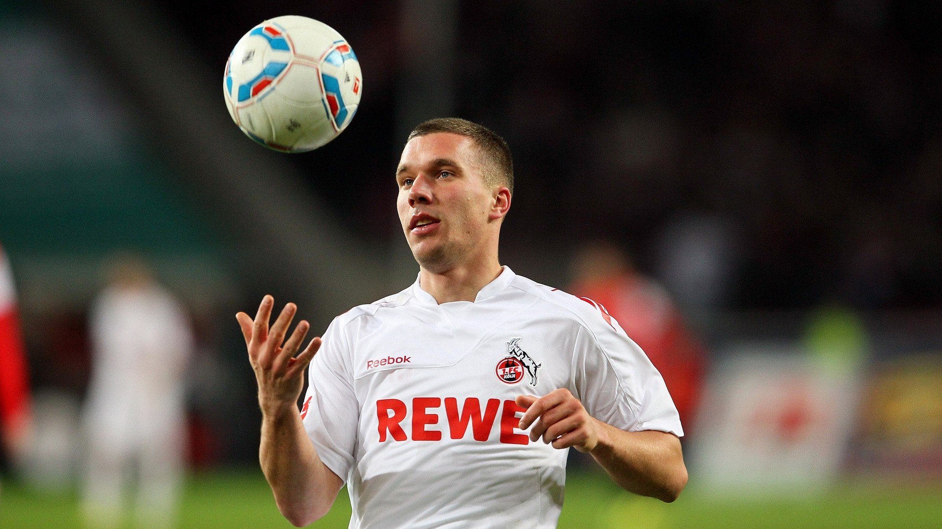 五大联赛裁判新规纷纷出炉，赛场公平受关注，五大联赛大比分惨案