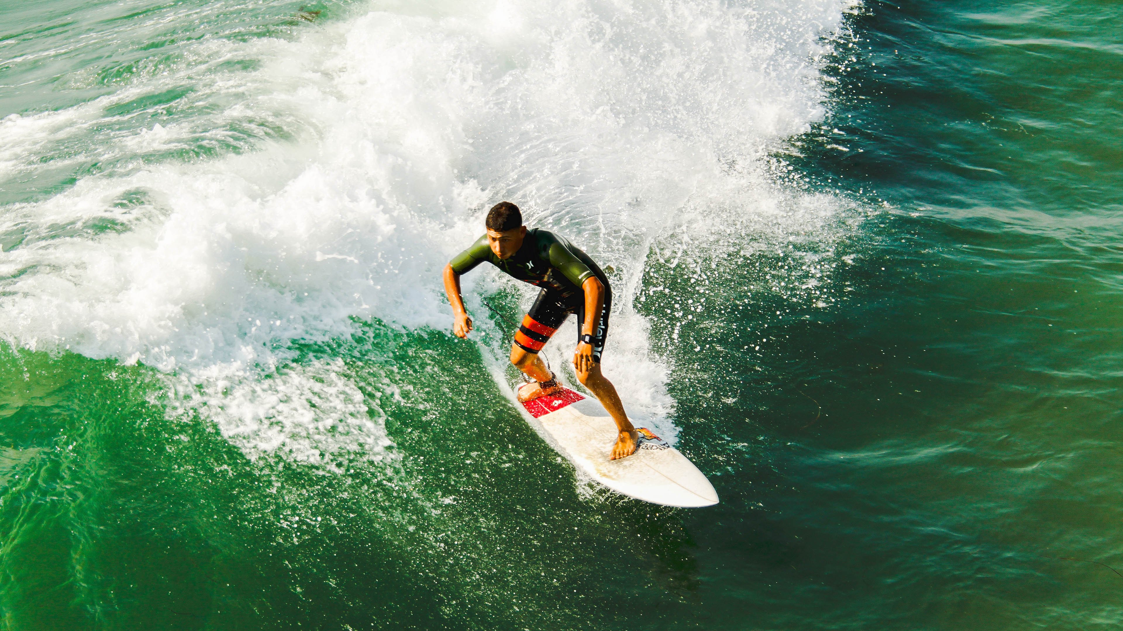 瑞士队门将费尔南德斯在巴黎奥运会上展现出高水平的扑救能力，费尔南德斯十佳球